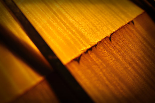 余分な接着剤(膠)