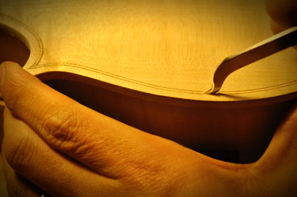 溝を彫ることに特化したツールで進めてゆきます