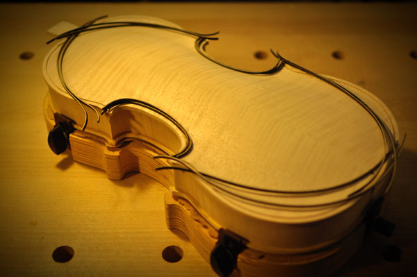 パーフリング材を曲げて準備